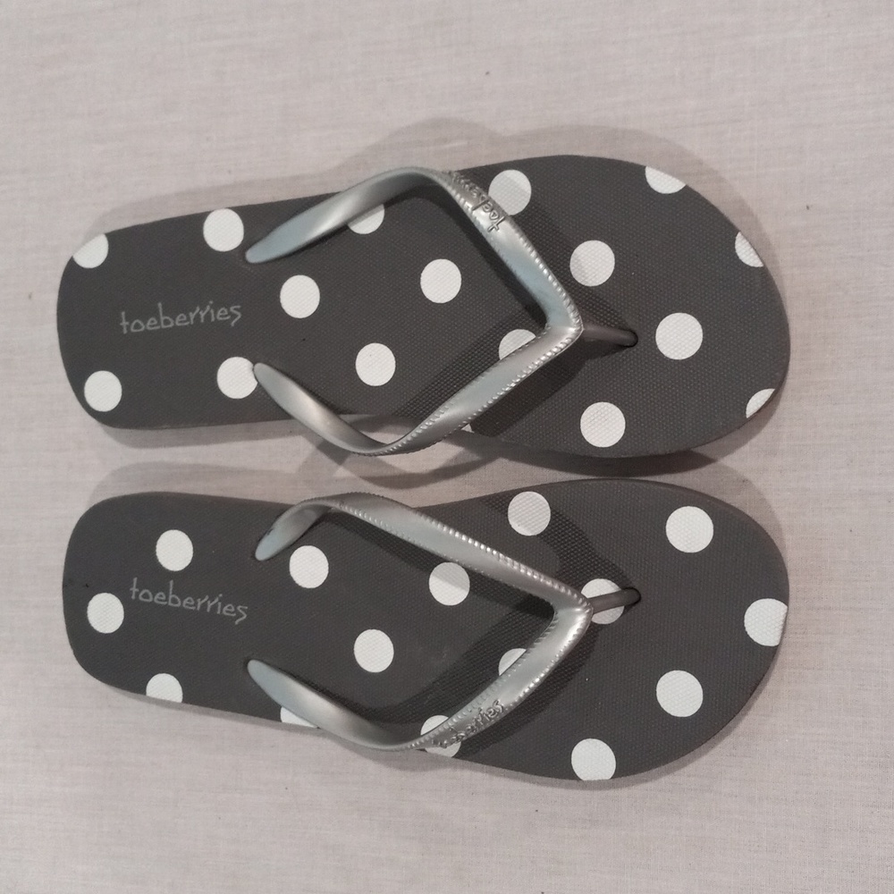 Flip Flops - Picture 2 of 9